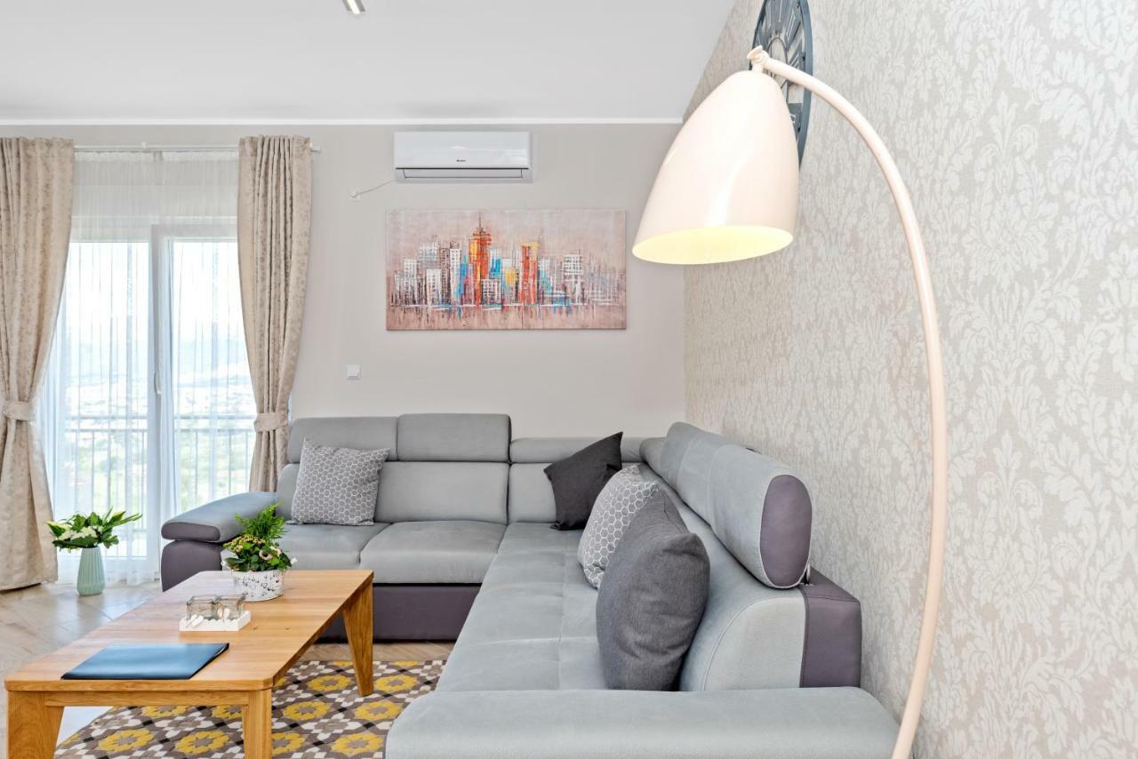 Aaa Anic Amazing Apartments Deluxe سبليت المظهر الخارجي الصورة