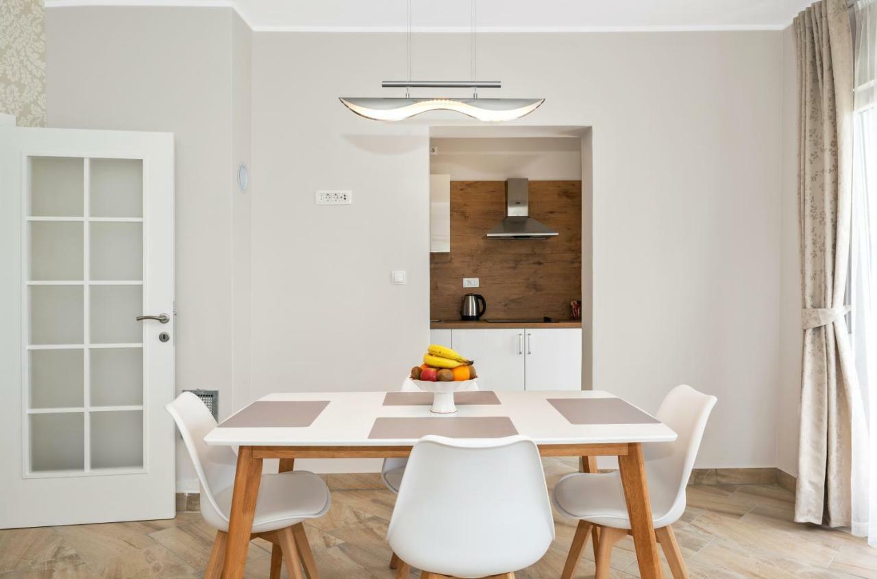 Aaa Anic Amazing Apartments Deluxe سبليت المظهر الخارجي الصورة